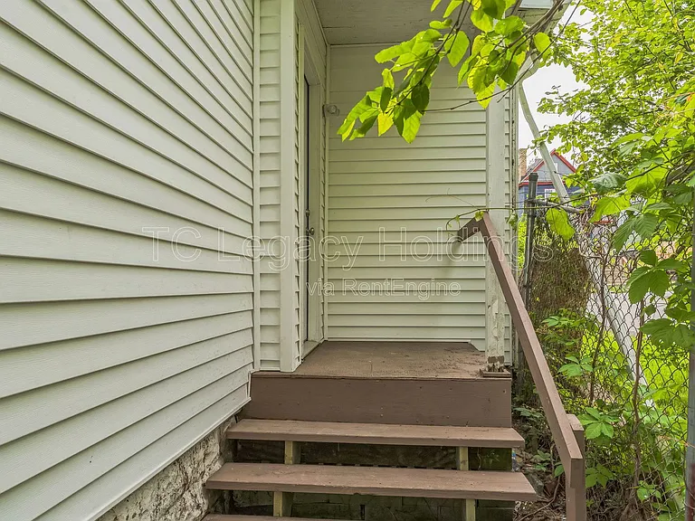 421 Walnut Ave — Photo 8