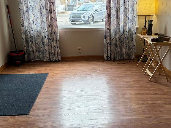 3rd image of 2840 Lake St