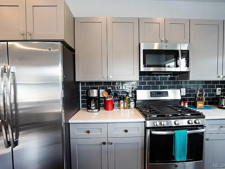1 bed, 648 sqft, $2,200 — Photo 3