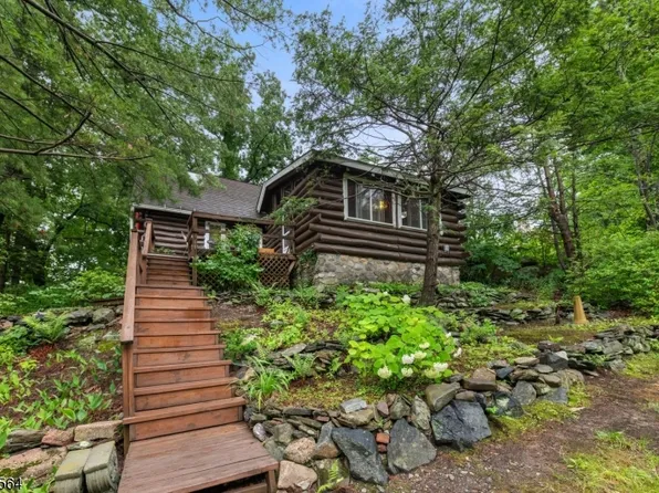 60 Terra Cotta Rd, West Milford Twp., NJ 07421