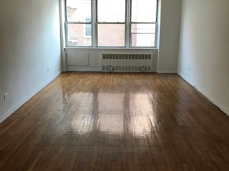 227 E 7th St #4F — Photo 2