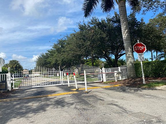 3rd image of 41 Citrus Park Dr