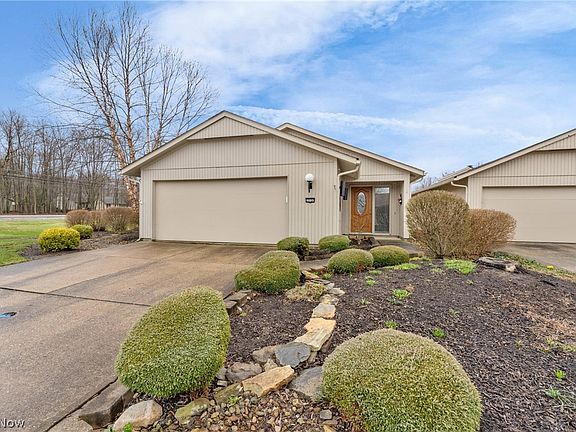 3rd image of 22137 Meadownorth Ct