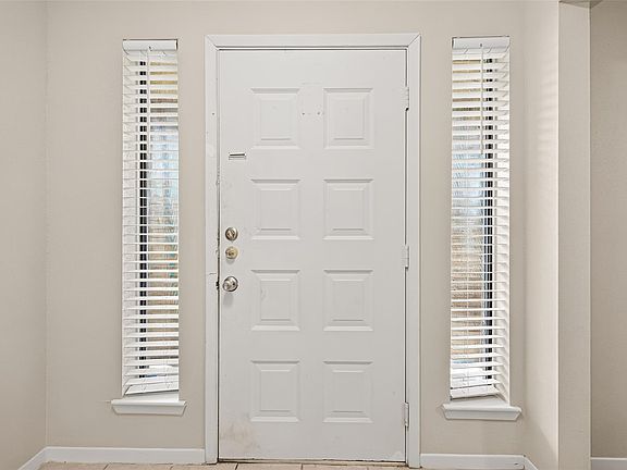 3rd image of 18534 Sweetmeadow Dr