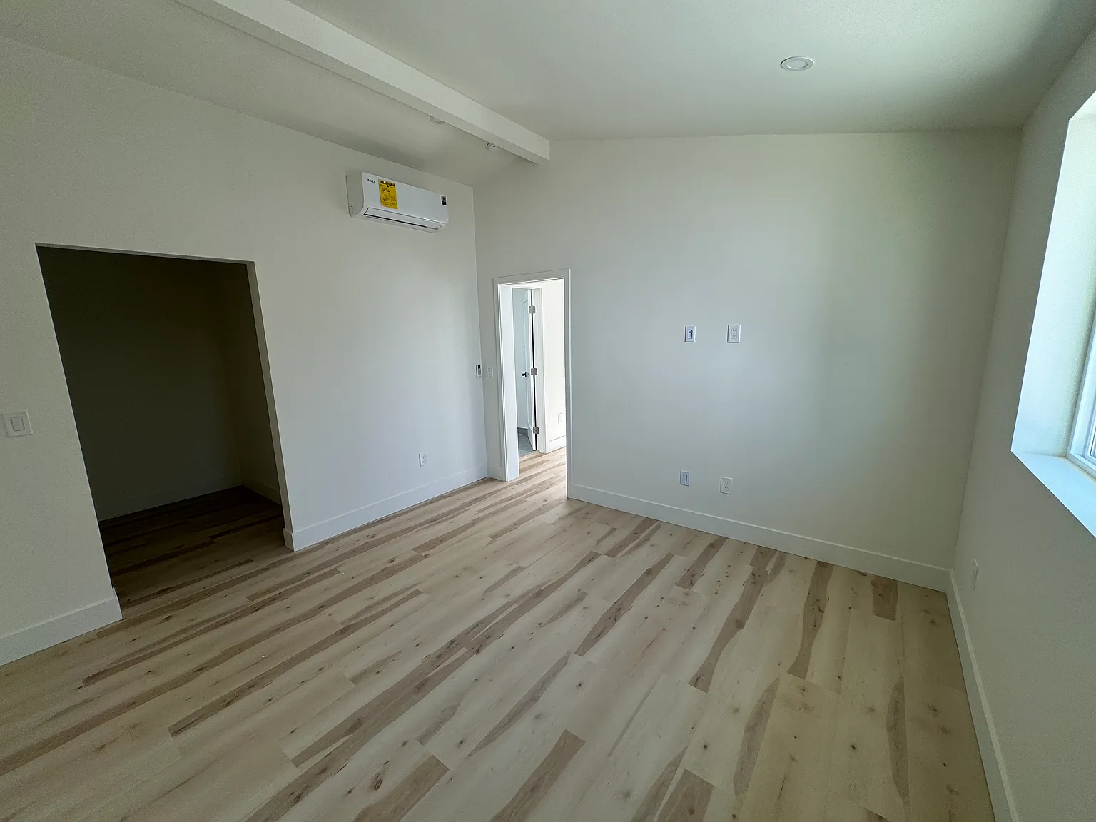 315 6th Ave — Photo 3