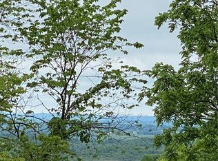 21 Summit Dr #15, Eureka Springs, AR 72631