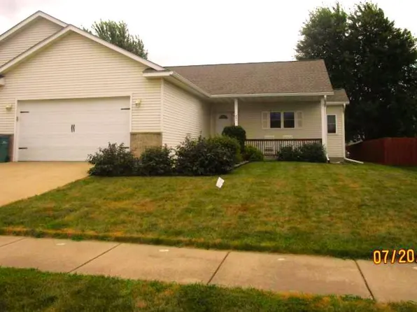 741 9th St SW, Pine Island, MN 55963