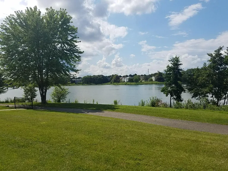 Lakeview Townhomes at Fox Valley — Photo 26