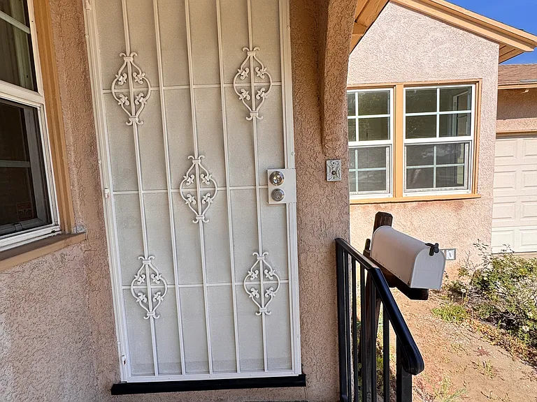 764 W Flora St — Photo 18