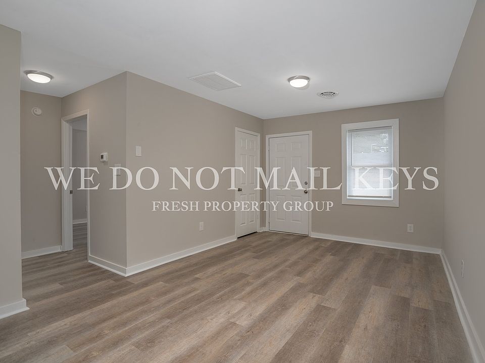 1st image of 102 Nandina Ct