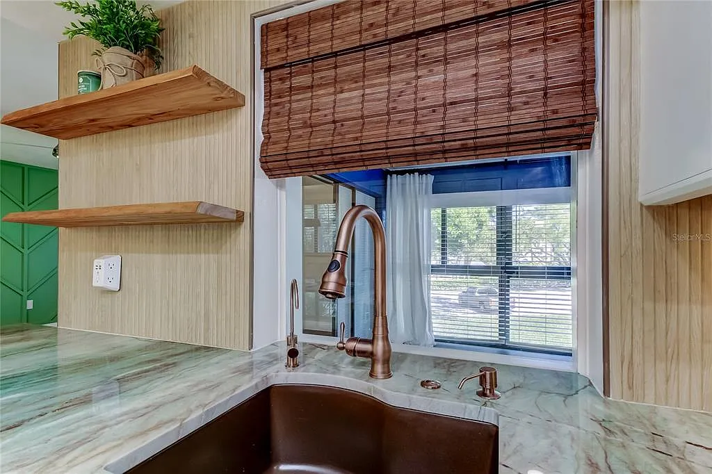 2 bed, 1.5 bath, 805 sqft, $1,975 — Photo 3