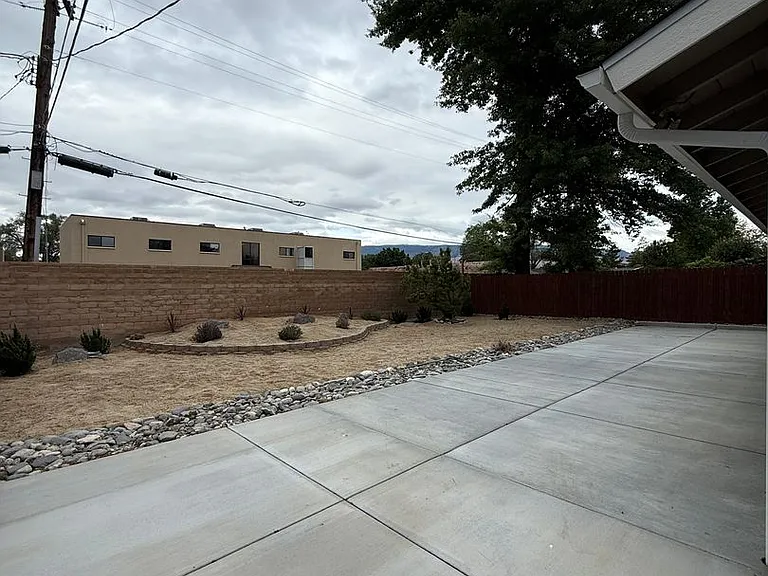 750 Topaz Dr — Photo 9