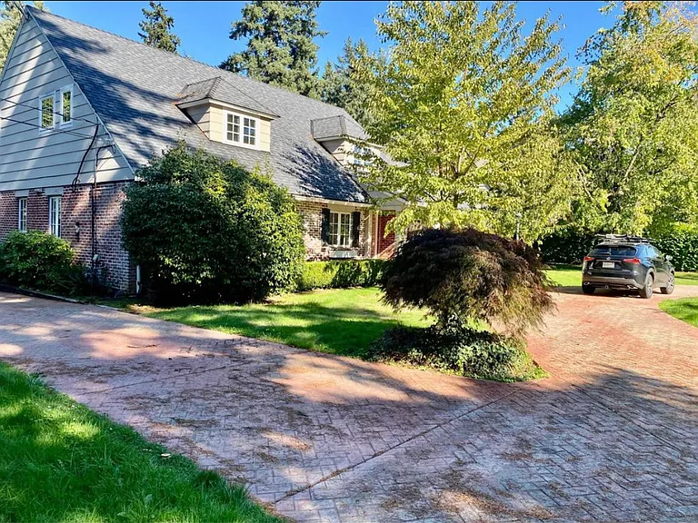 771 Country Club Rd — Photo 3