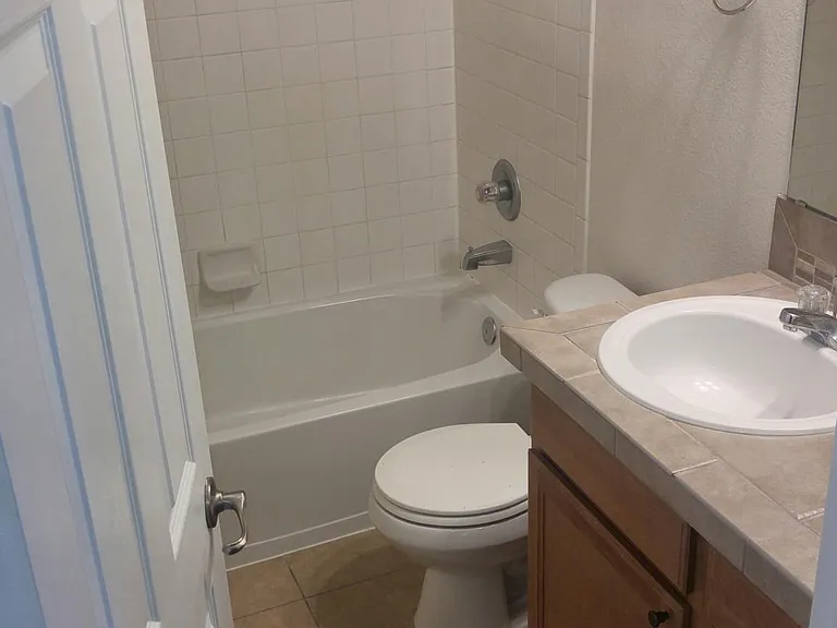 Upstairs bath - fresh paint - tub/shower