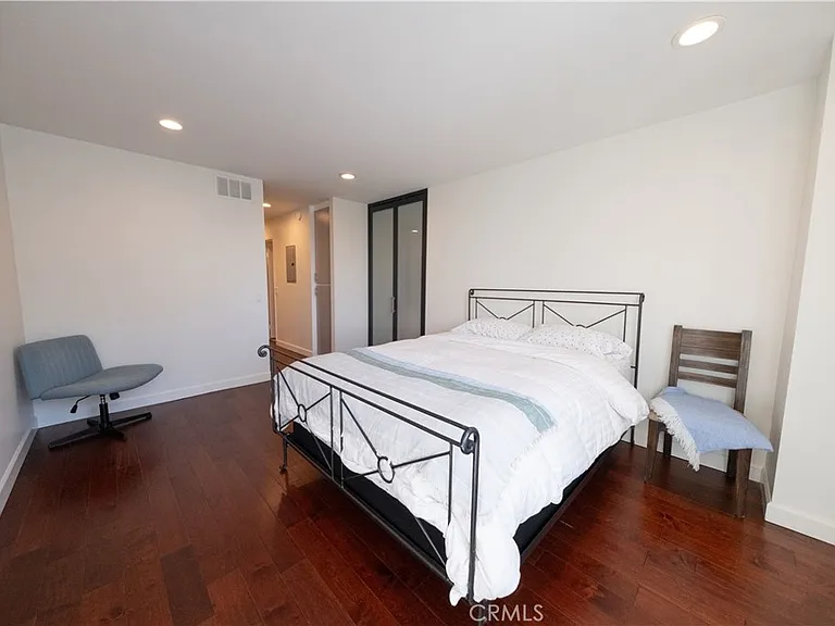 10751 Wilshire Blvd #1405 — Photo 14