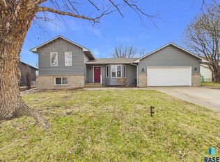 5503 W 53rd St, Sioux Falls, SD 57106