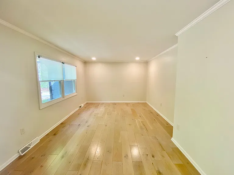 50 Ferncliff Dr — Photo 6
