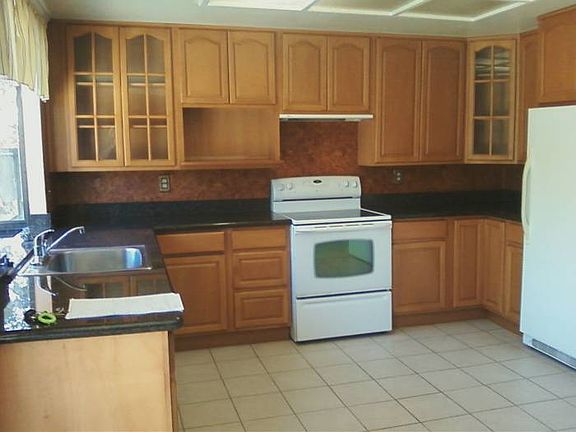 Newport Common Kitchen