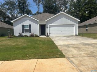 9946 Sequoyah Cove Dr SE, Owens Cross Roads, AL 35763