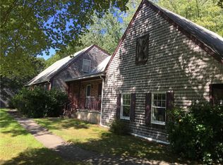 15 Mayflower Ct, North Kingstown, RI 02852