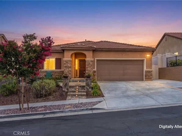 240 Country Club Dr, Calimesa, CA 92320