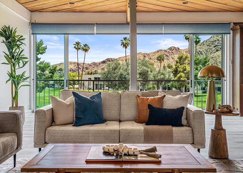 1st image of 517 Desert Lakes Dr