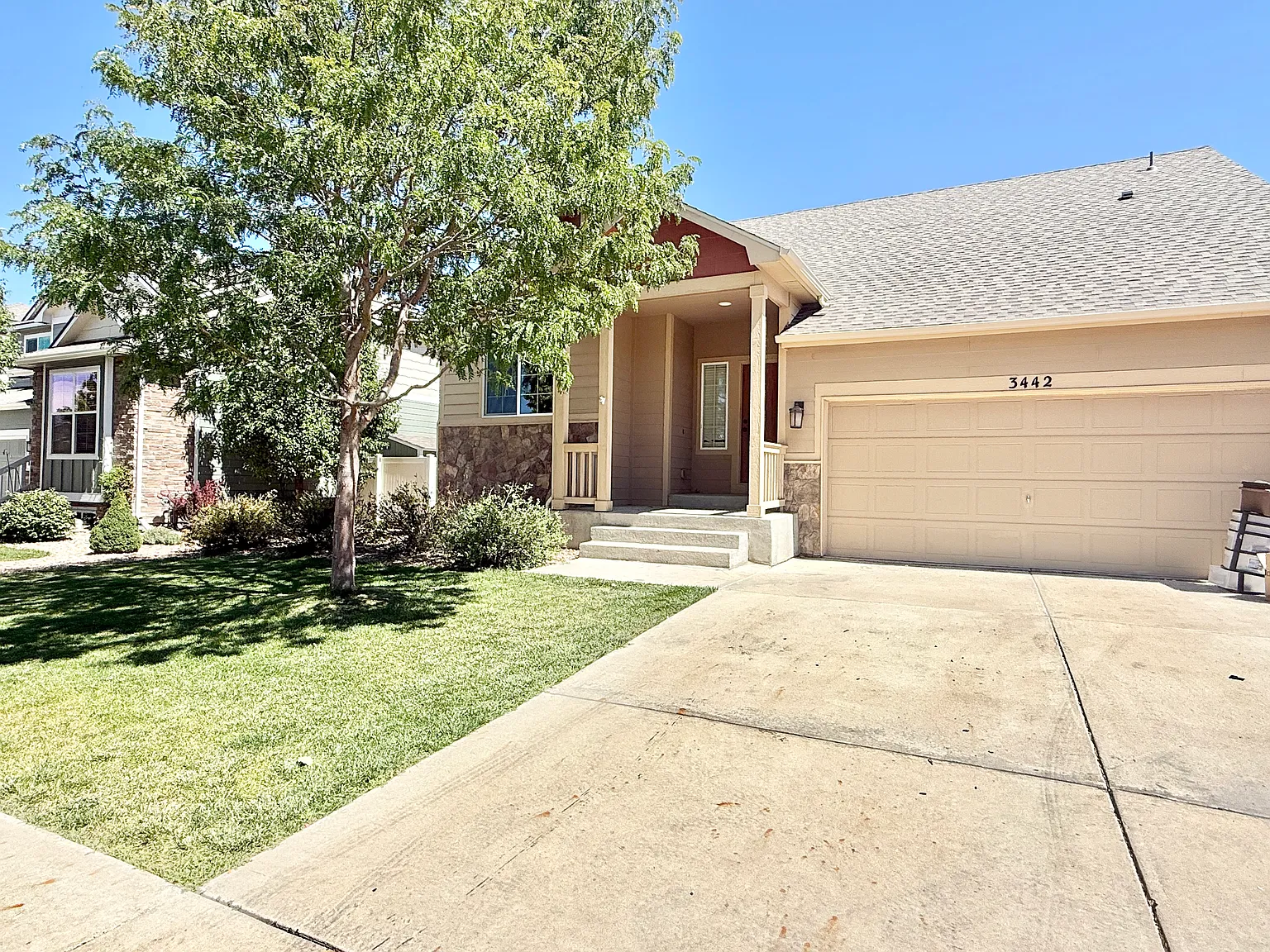 3 bed, 1961 sqft, $2,495 — Photo 2