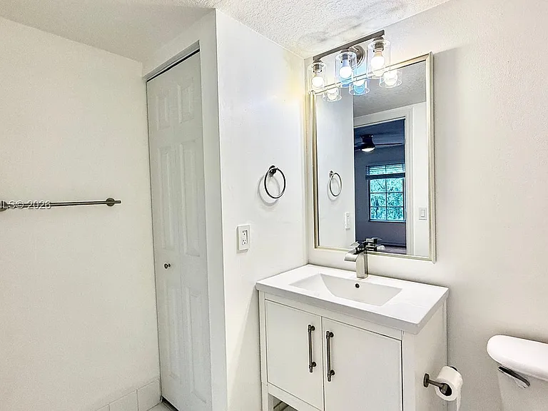 4220 San Marino Blvd #303 — Photo 17