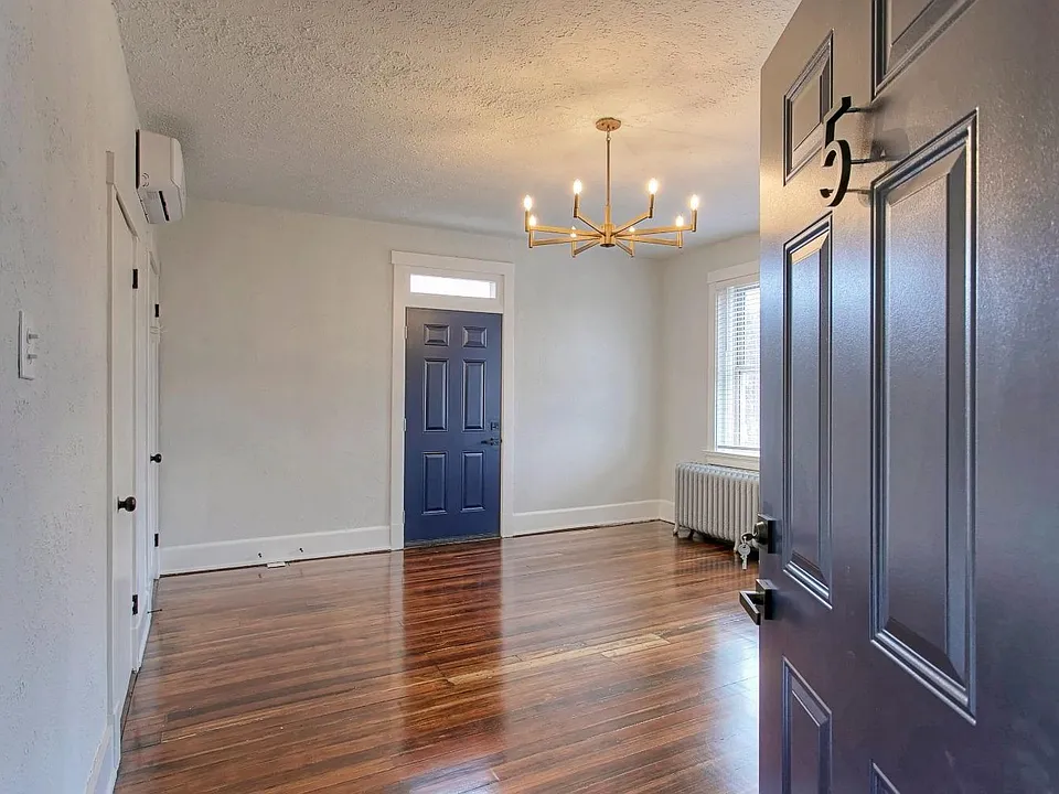 29 W McMillan St #5