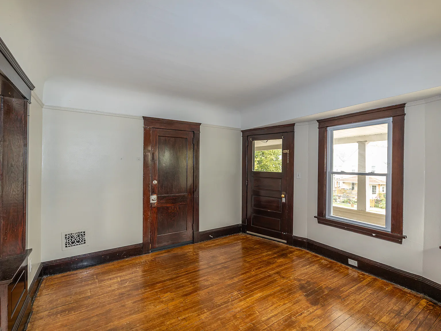 Three Bedroom on the west side of Lakewood — Photo 3