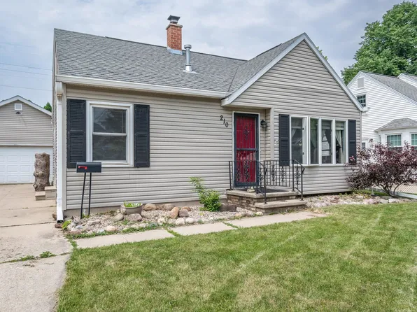 210 S James St, Kimberly, WI 54136
