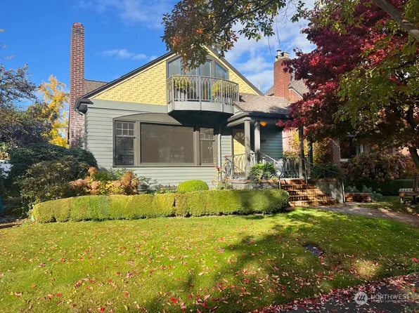 7249 W Green Lake Drive N, Seattle, WA 98103