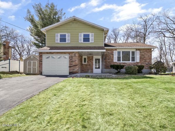 71 Fairlawn Drive, Latham, NY 12110