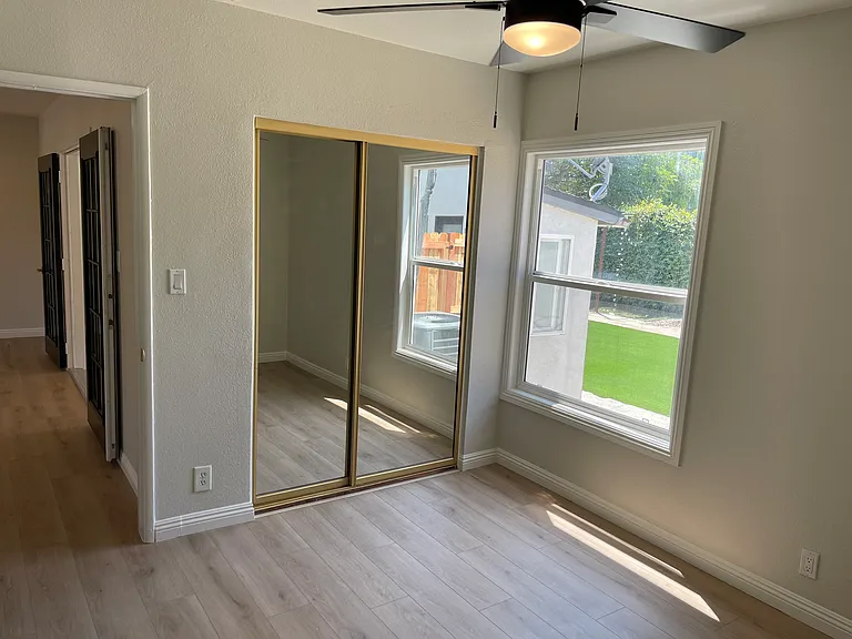 419 Saint Augustine Ave — Photo 8