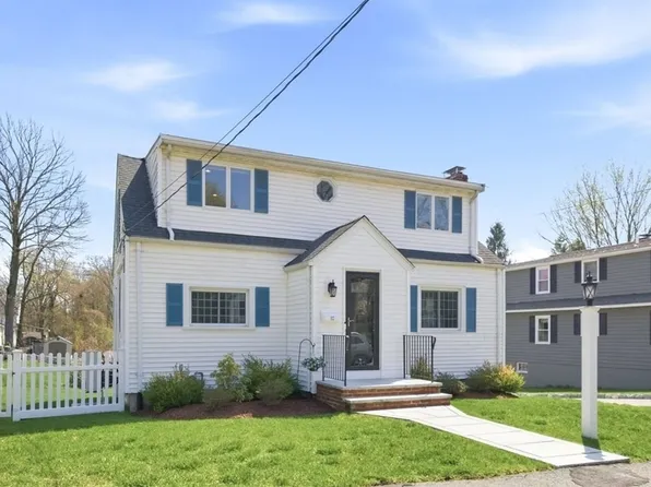 112 Pleasant St, East Walpole, MA 02032