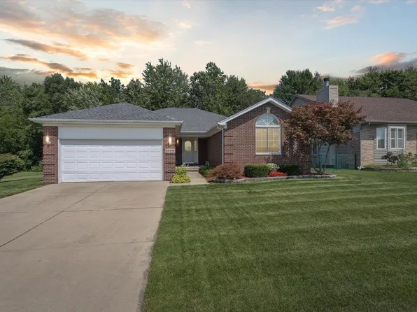 28601 Iris Dr, Chesterfield, MI 48047