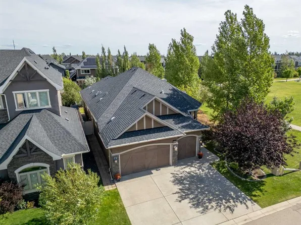 123 W West Grove Rise SW, Calgary, AB T3H 0S3