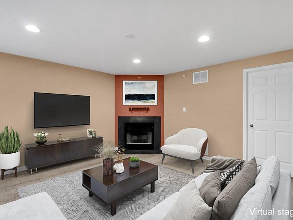 4th image of 6479 Crab Apple Dr #4