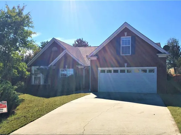 1002 Fairmont Park Dr, Dacula, GA 30019