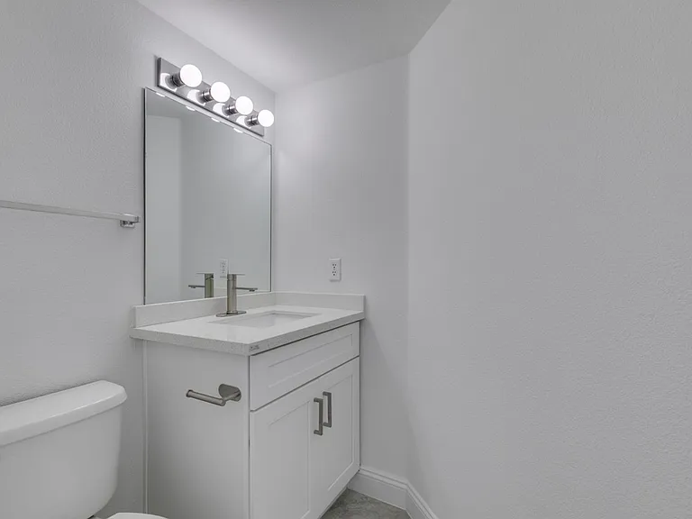 8449 Blue Island Ave — Photo 20
