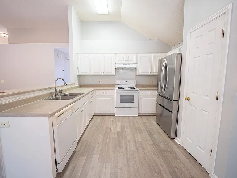 123 W Tisbury Ln — Photo 9