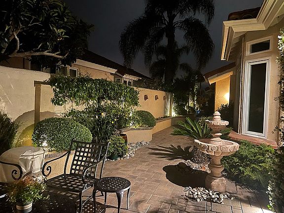 Side entry landscaping 