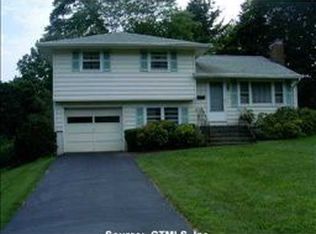3 Pilgrim Ln, Wallingford, CT 06492
