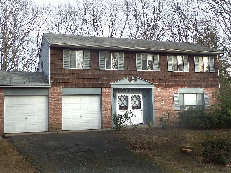 1st image of 7 Groton Dr