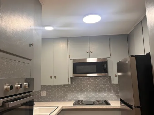 400 S Tyler St #1, Beeville, TX 78102