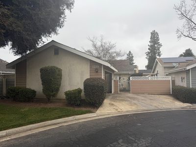 1338 E Castlecrest Avenue, Visalia, CA, 93292