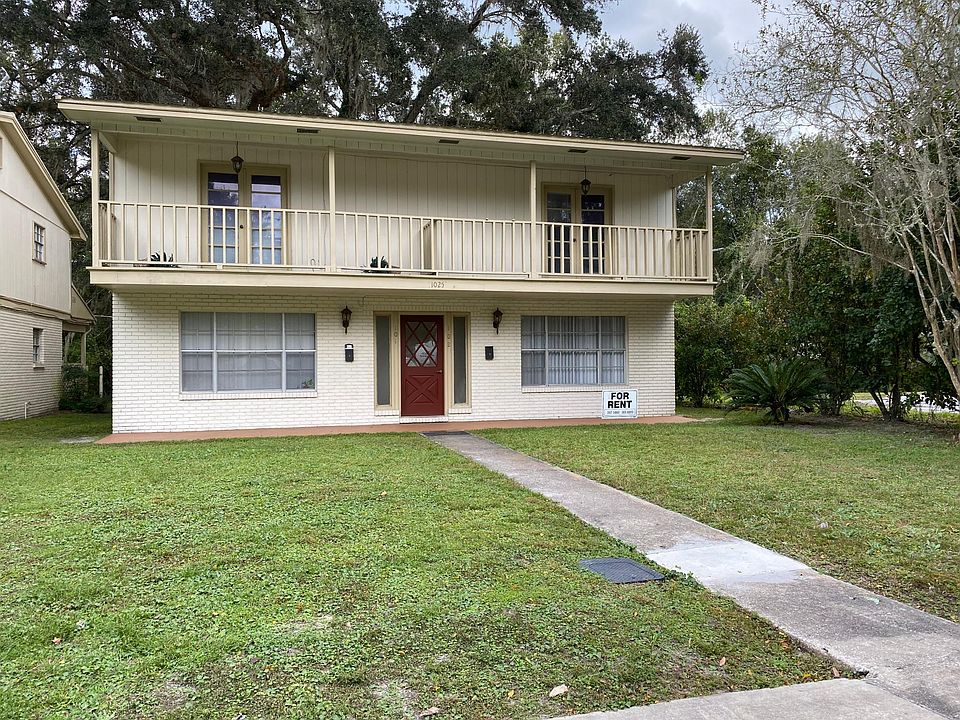 1st image of 1025 SW McFarlane Ave #102