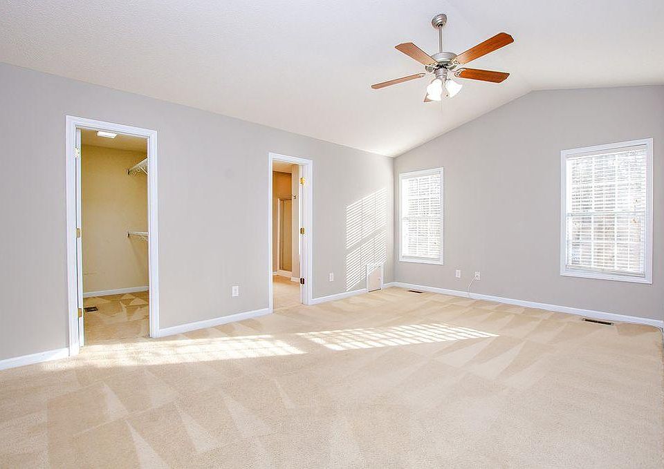 2nd image of 81 Lakeside Ln