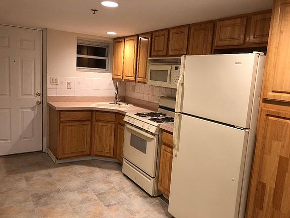 2nd image of 823 18th St #G1