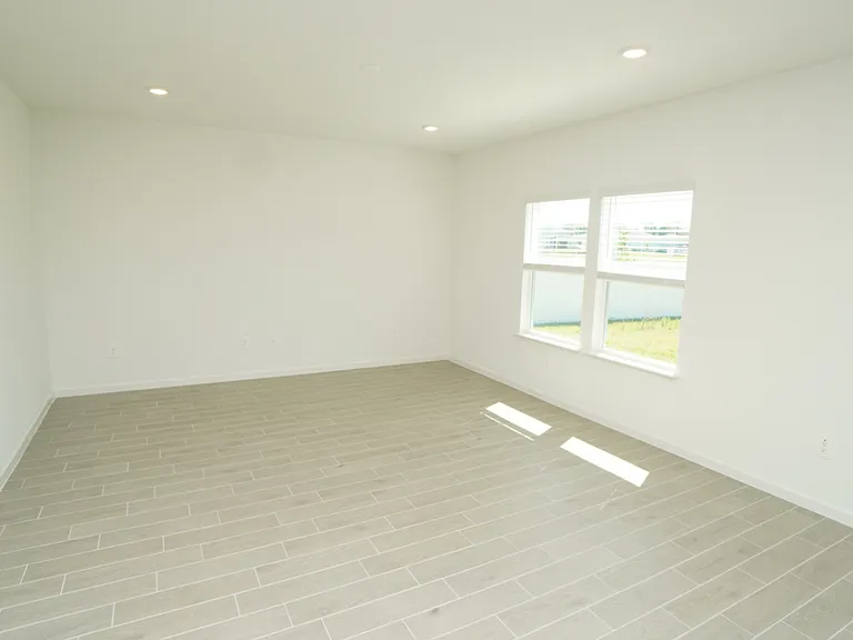 4030 NE 33rd Ave — Photo 8
